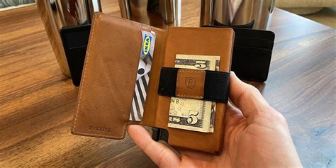 The Ekster Cardholder and the Ridge Wallets are Titans of the minimalist wallet industry. Which one do I think is better? That is what we are going to talk a...